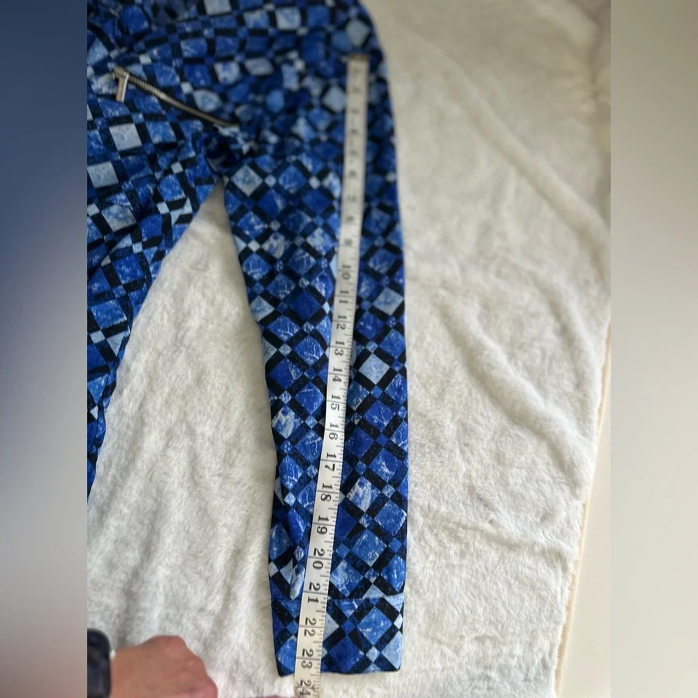 Michael Kors Blue and Black Geometric Top #tometogirl Fmedtersnean #summer